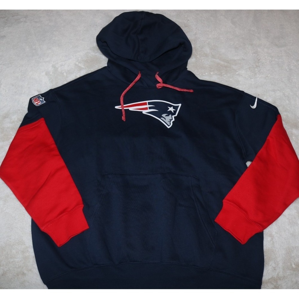 Nike New England Patriots 2024 Sideline Essential Fleece Pullover Hoodie Women S